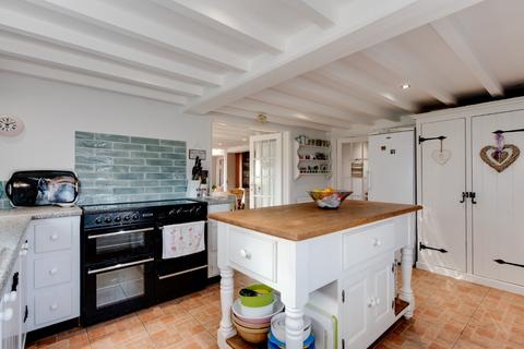 4, East Wick Cottages Marshes, Burnham-on-crouch, CM0 8NF