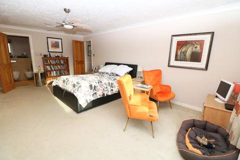 8 Hazel Drive, Hollywood, Birmingham, B47 5RJ