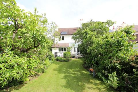 14 Chipstead Road, Banstead, SM7 2HH