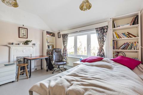 14 Chipstead Road, Banstead, SM7 2HH