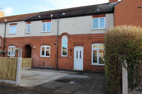 4 bedroom terraced house to rent, Welbeck Avenue, Newark