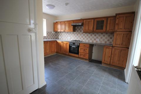 4 bedroom terraced house to rent, Welbeck Avenue, Newark