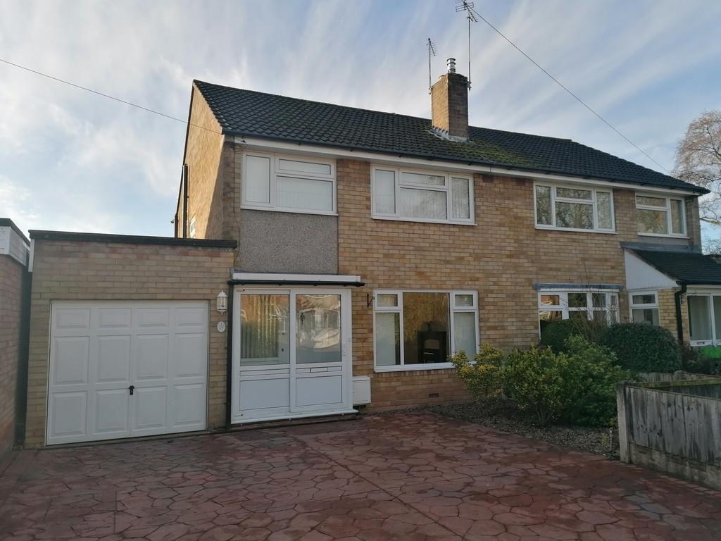 Camborne Close, Baswich, Stafford 3 bed link detached house £925 pcm