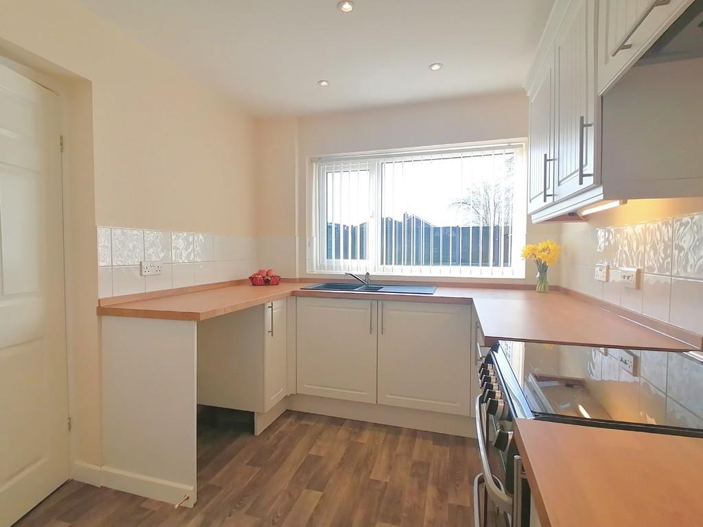 Camborne Close, Baswich, Stafford 3 bed link detached house £925 pcm