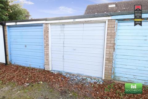35 Denton Close, Kenilworth, CV8 1BJ