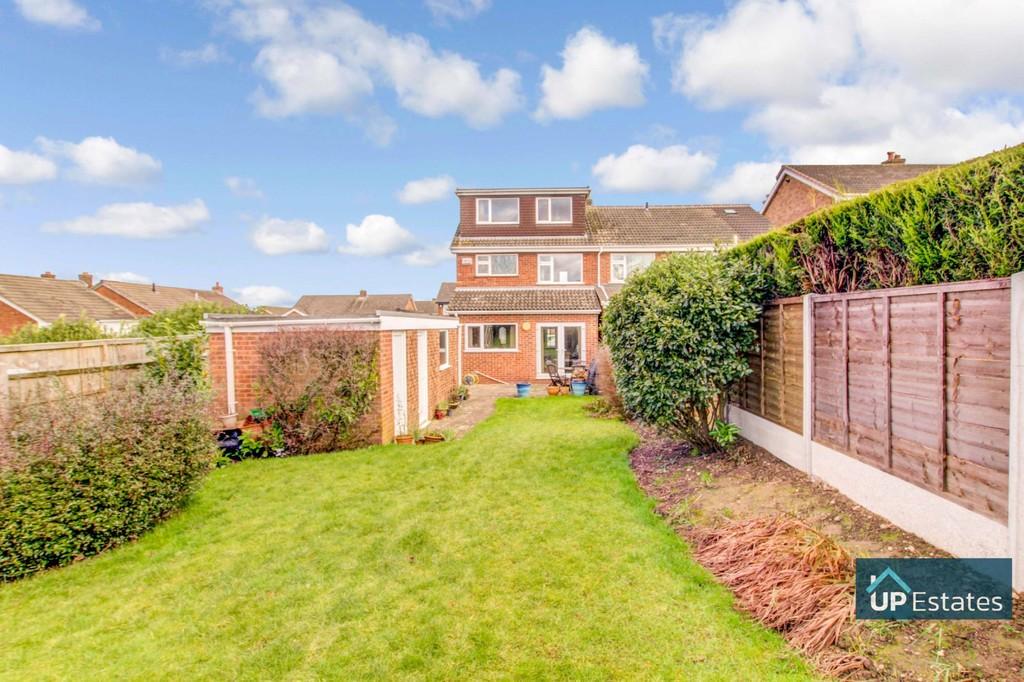 Berwyn Way, Nuneaton 4 bed semidetached house £260,000