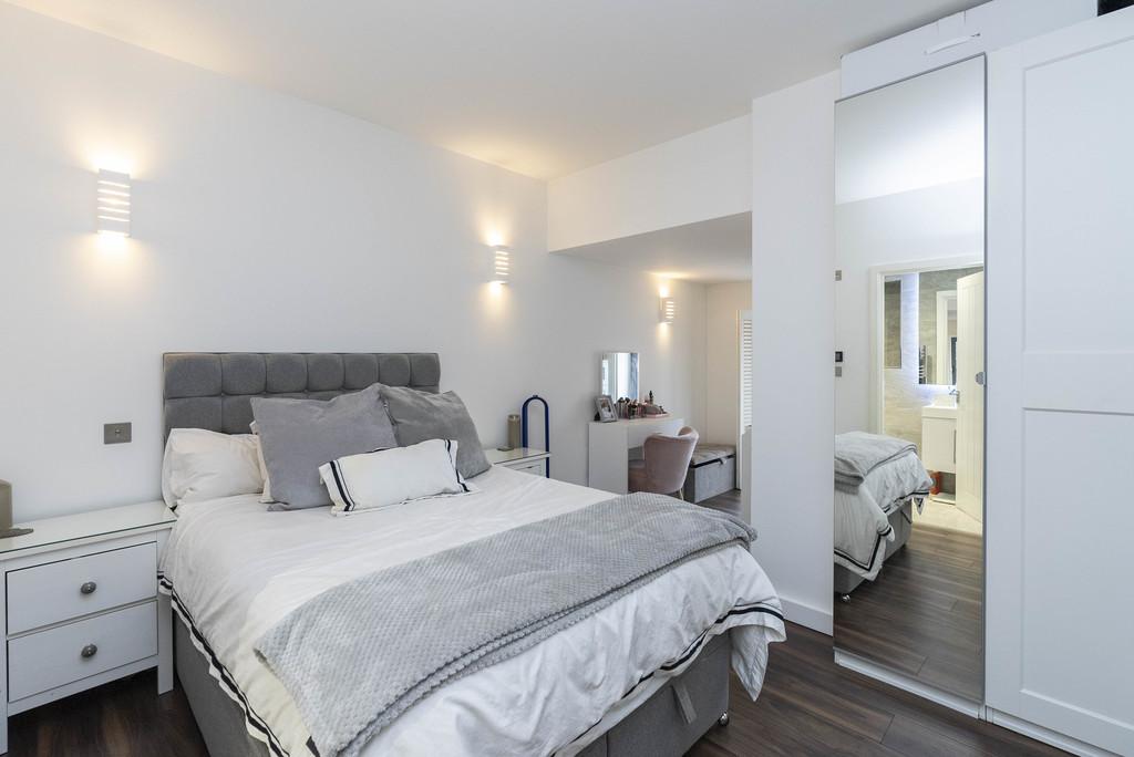 Vista House, Dorking 2 bed apartment £279,950