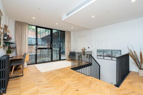 3 bedroom apartment for sale, Switch House East, Battersea Power Station, London SW8