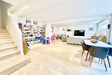 4 bedroom house to rent, Burdett Mews, Belsize Crescent, Belsize Park