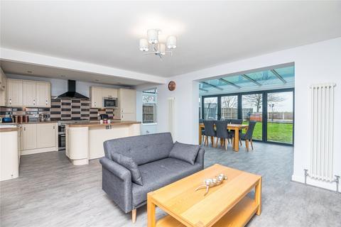 4 bedroom detached house for sale - Kimberley Road, Little Wakering, SS3