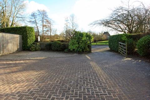 120 Cross Road, Albrighton, Wolverhampton, WV7 3QP