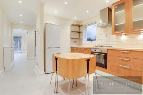 undefined, The Avenue, Finchley Central, London, N3