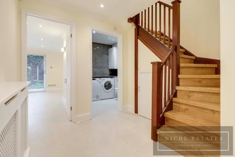 undefined, The Avenue, Finchley Central, London, N3