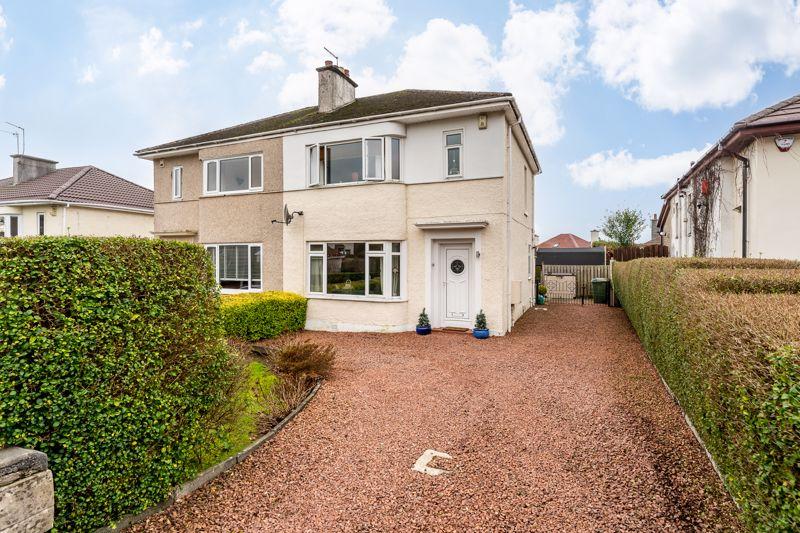 49 Kingston Road, PA7 5BA 3 bed semidetached villa £205,000