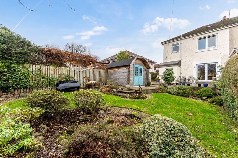 49 Kingston Road, PA7 5BA 3 bed semidetached villa £205,000