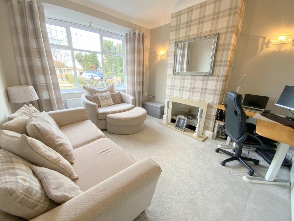 Church Avenue, Humberston 3 bed semidetached house £280,000