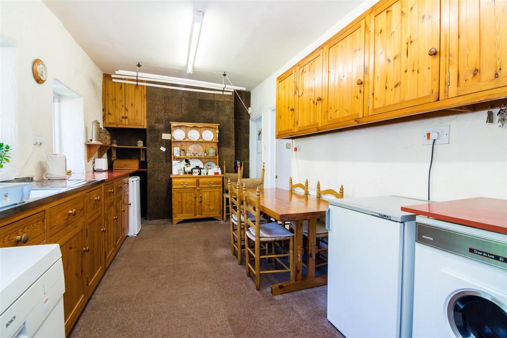 Dining kitchen