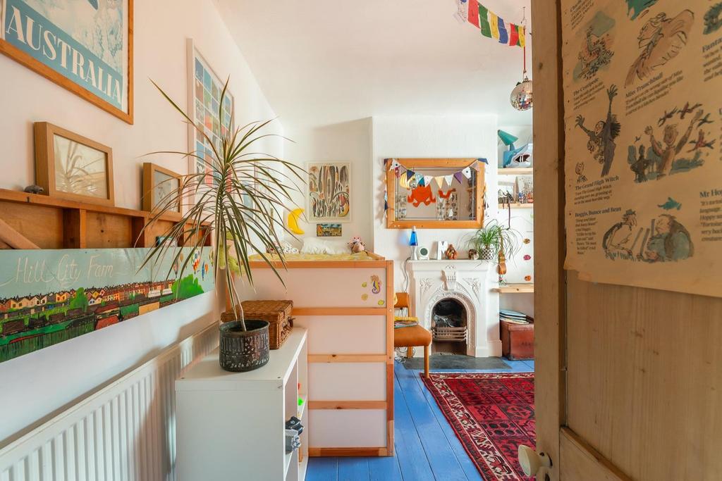 DAORDERFLA80 - Bedroom D.jpg