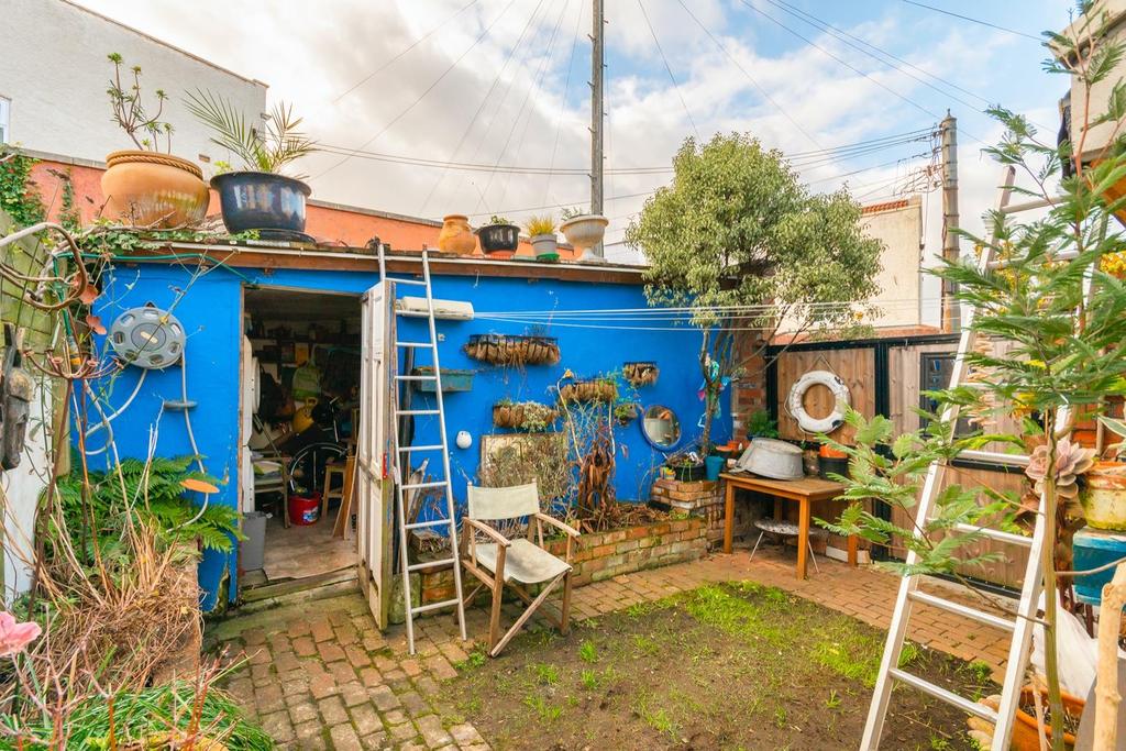 DAORDERFLA80 - Garden A.jpg