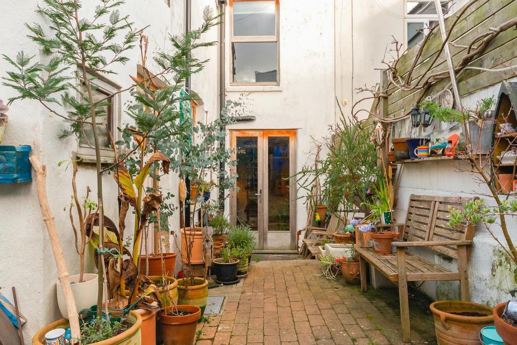 DAORDERFLA80 - Garden B.jpg