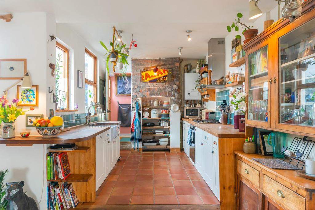 DAORDERFLA80 - Kitchen G.jpg