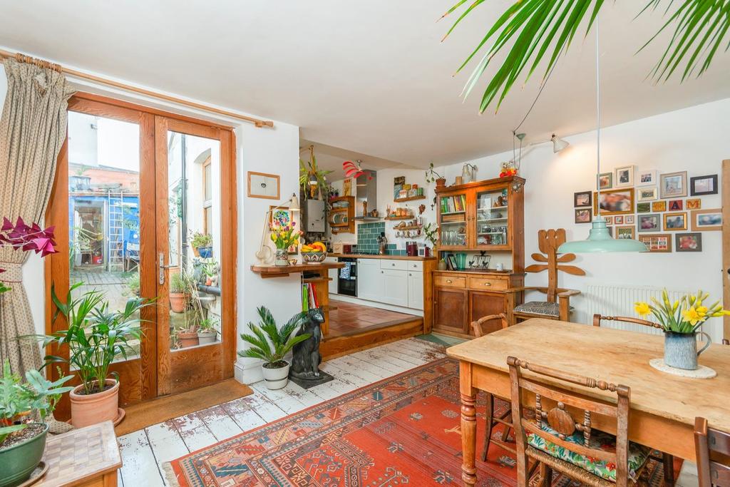 DAORDERFLA80 - Dining Room D.jpg