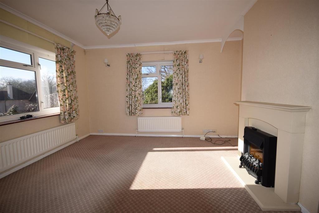 Hazell Road, Farnham 3 bed detached bungalow £545,000