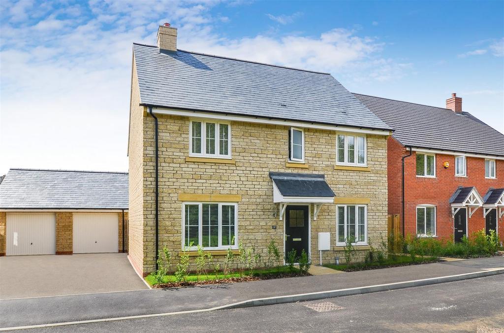 Vulcan View, Bicester 4 bed detached house £550,000