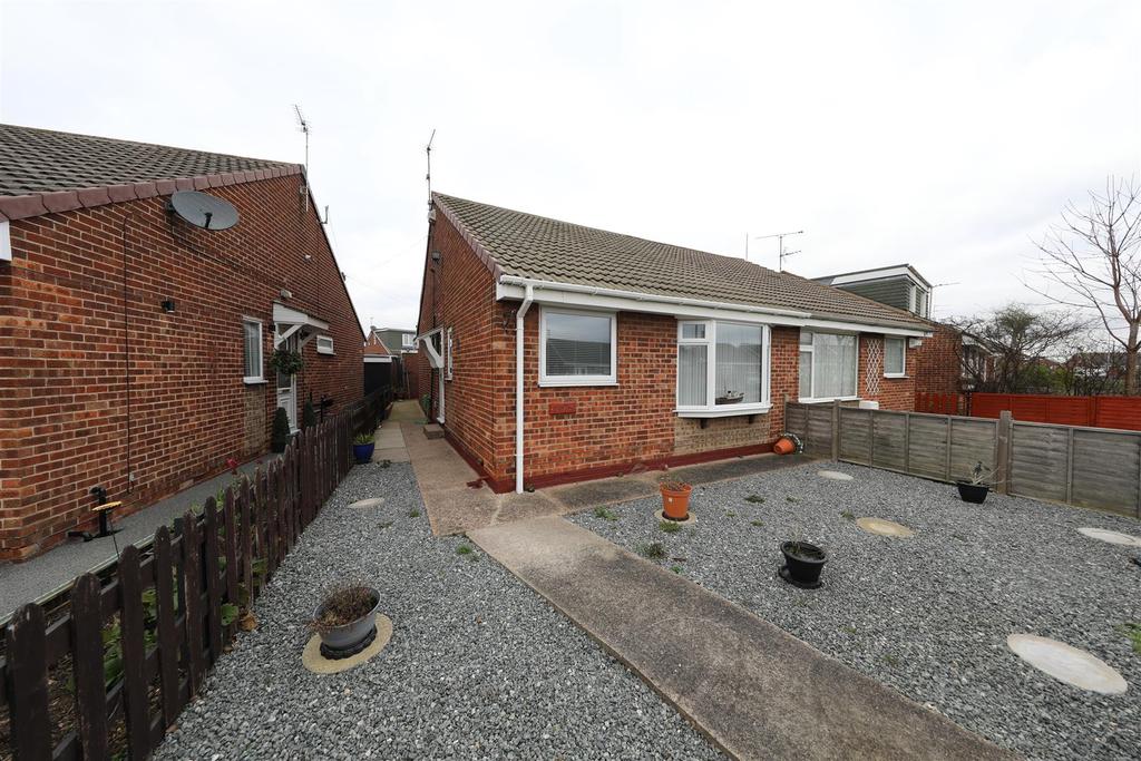 Newtondale, Hull 2 bed semidetached bungalow £135,000
