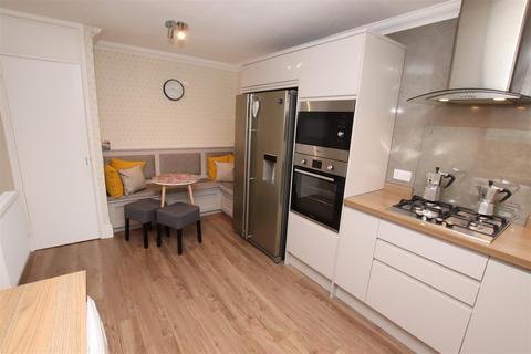 12 Chanter Court, Exeter, EX2 6NH