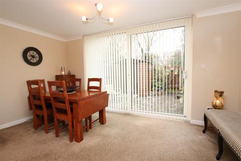12 Chanter Court, Exeter, EX2 6NH