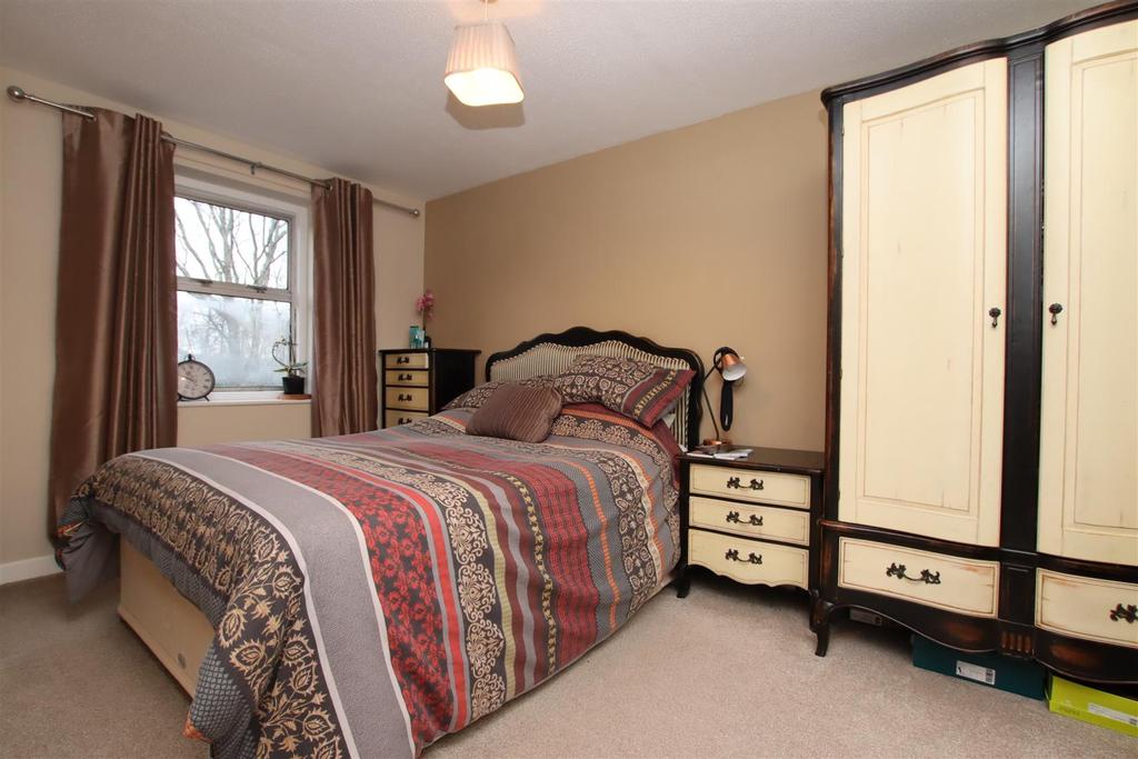 Bedroom 1.JPG