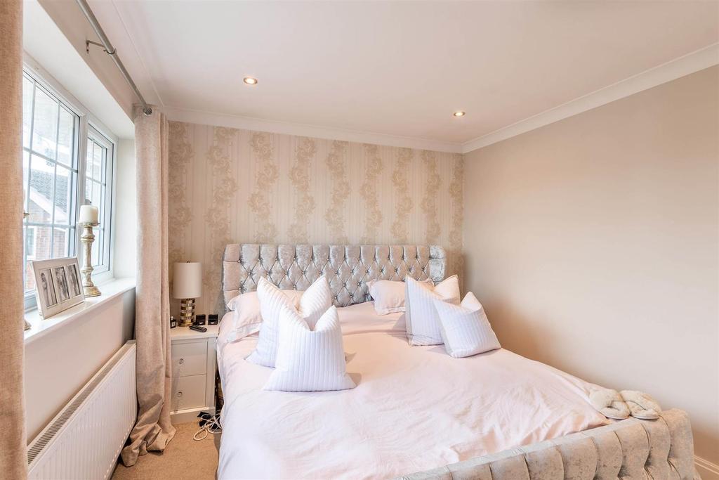Bedroom 1-2.jpg