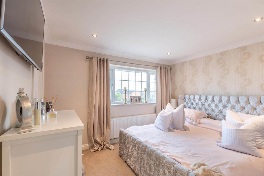 Bedroom 1-3.jpg