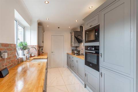 12 Aisby Drive, Rossington, Doncaster, DN11 0YY