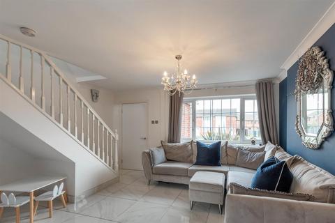 12 Aisby Drive, Rossington, Doncaster, DN11 0YY