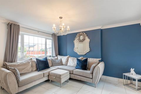12 Aisby Drive, Rossington, Doncaster, DN11 0YY