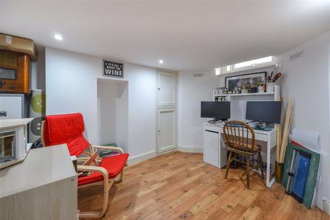 62 Broadway, Northampton, NN1 4SQ