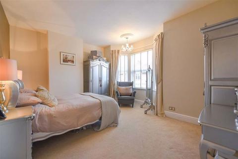 62 Broadway, Northampton, NN1 4SQ