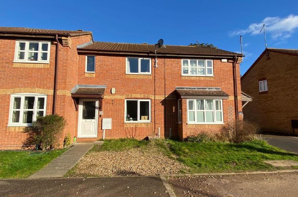 Compton Way, Earls Barton... 2 bed terraced house £190,000