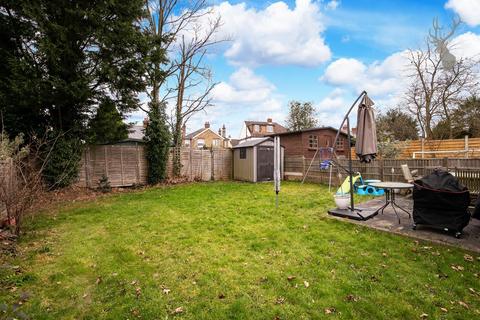 51 Coopers Hill, Ongar, CM5 9EF