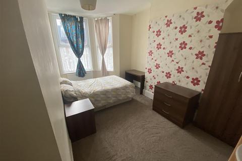 7 bedroom house share to rent - Room 6 10 Ash GroveKingston  Upon Hull