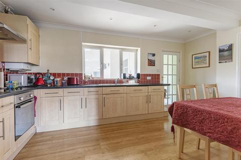 13 Pentreath Avenue, Guildford, GU2 7TA