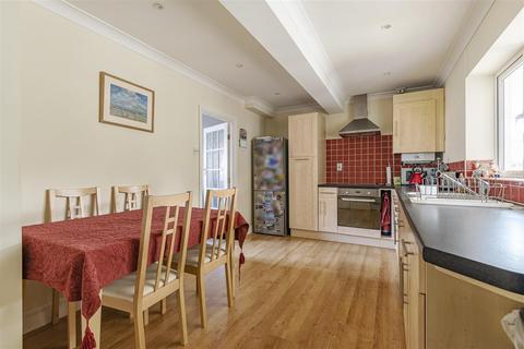 13 Pentreath Avenue, Guildford, GU2 7TA