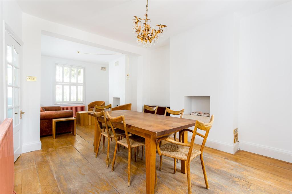 Peach Road, Queens Park W10 2 bed house £2,500 pcm (£577 pw)