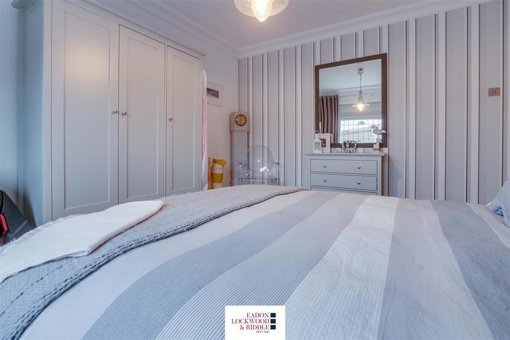 Bedroom 1-2.jpg