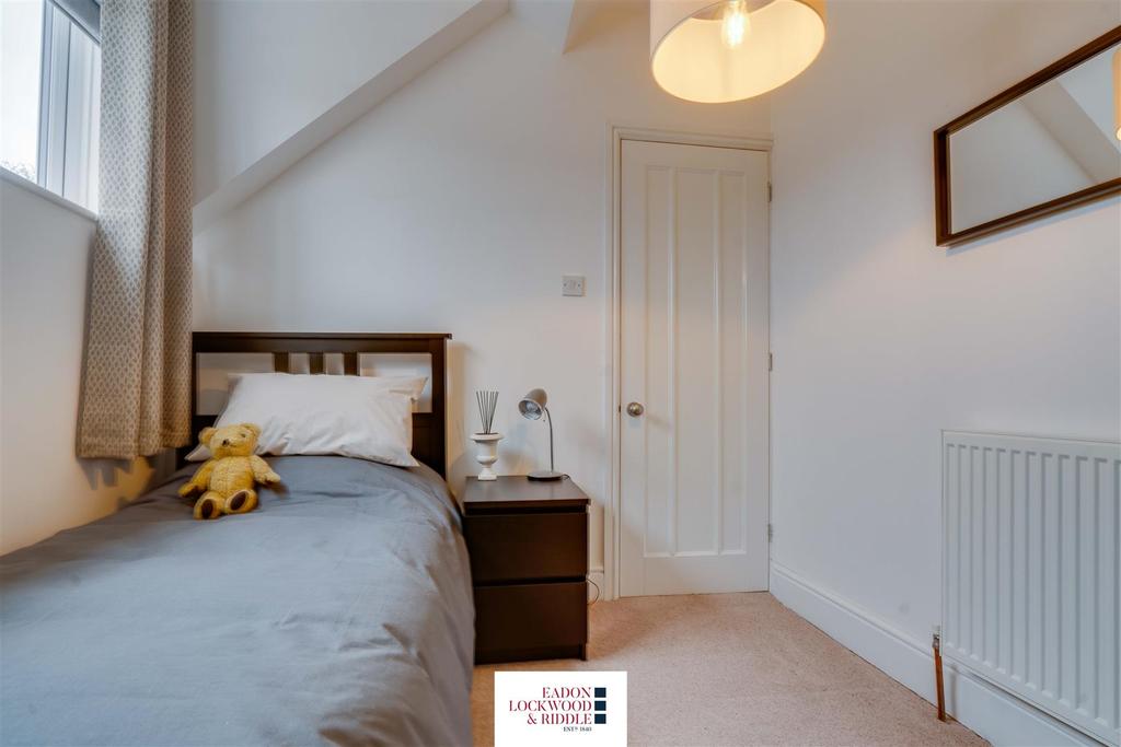 Bedroom 3-2.jpg