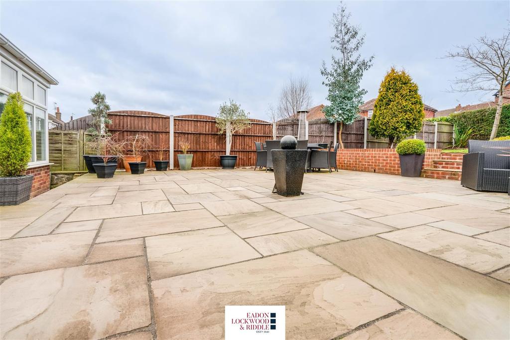Rear Patio 2.jpg