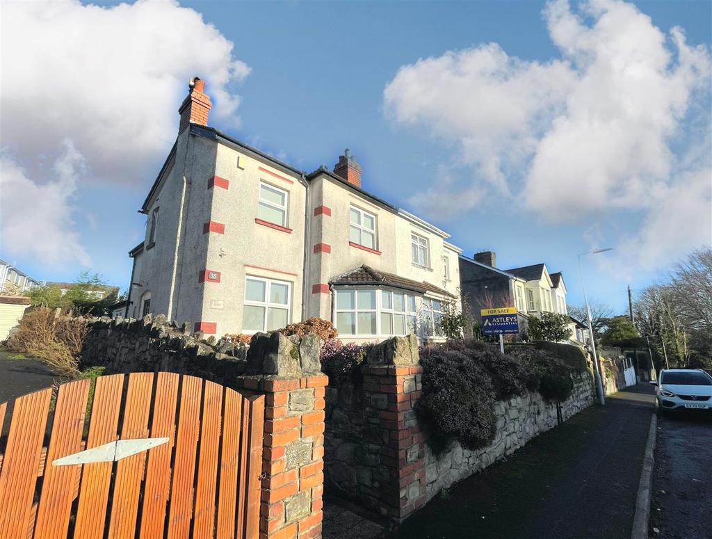 Slade Road, Newton, Swansea 3 bed semidetached house £450,000