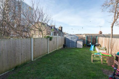 3b Arklow Square, Ramsgate, CT11 8PS